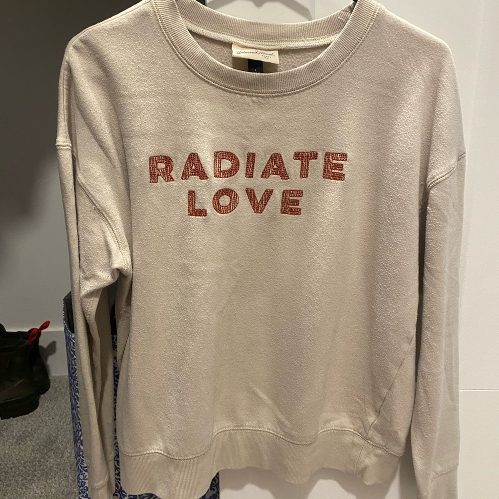 Universal thread crew neck sweater size L